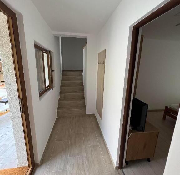 شقة غرفتين, Casa Dintre Brazi Hunedoara