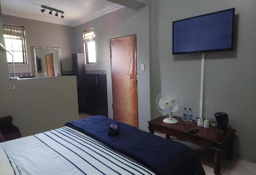 디럭스 룸, Garrett B&b