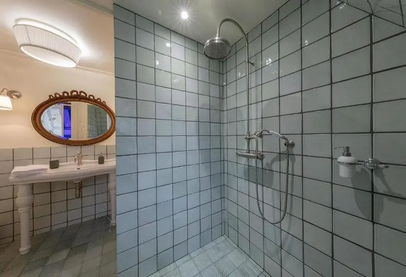 Apartament Rodzinny, Hôtel De Colbert