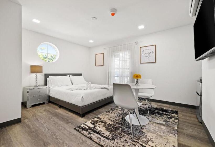 标准工作室, Sunset Inn South Miami