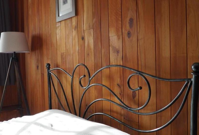 غرفة قياسية, Au Pied Du Pont