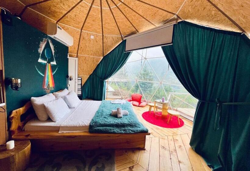 اتاق لوکس با بالکن, Paradise Inn