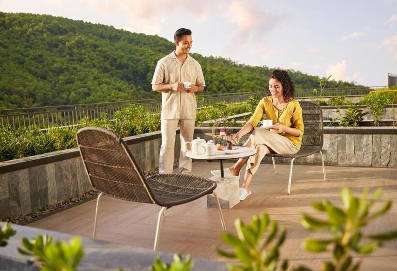 带大床的俱乐部房间, Hyatt Regency Dehradun Resort And Spa