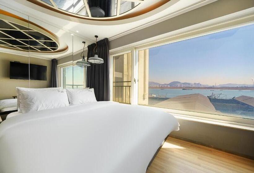 اتاق استاندارد با چشم‌انداز دریا, Jk