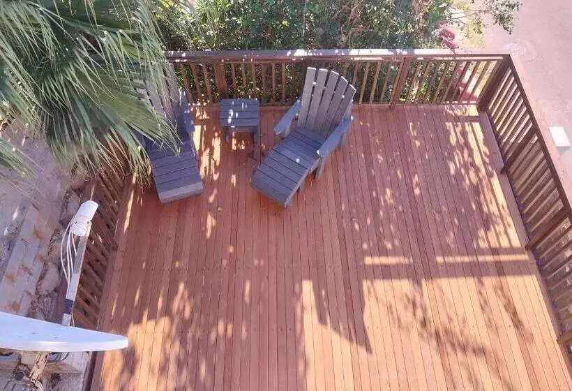 اتاق استاندارد, Busis Guesthouse