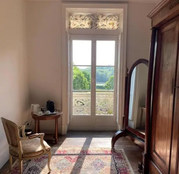 バルコニー付スイート, Château Le Fresne