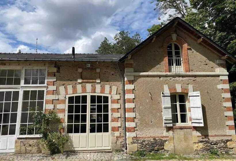 ３ベッドルームハウス, Château Le Fresne