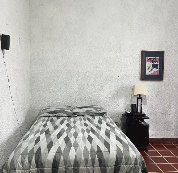 اتاق لوکس, Ricks Hostel Santa Ana