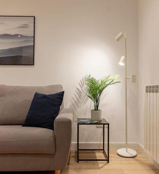 اتاق استاندارد با سرویس بهداشتی مشترک, Room4you Oviedo By Asturias Holidays