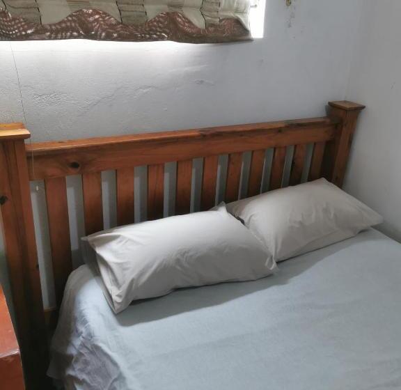 غرفة قياسية فردية, White House Guesthouse 29kew
