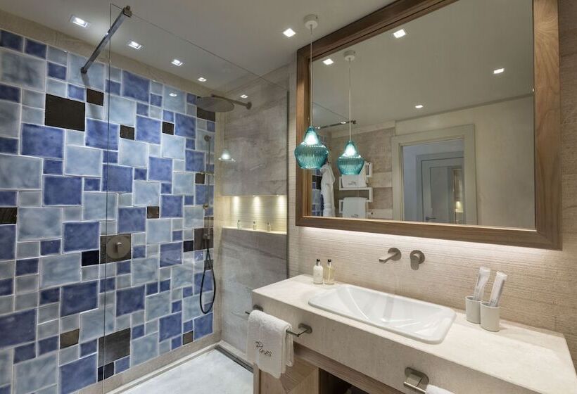 סוויטת ג'וניור נוף לים, 7pines Resort Sardinia   A Destination By Hyatt