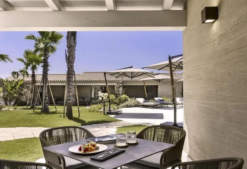 キングサイズベッド、ビュー付きデラックスルーム, 7pines Resort Sardinia   A Destination By Hyatt
