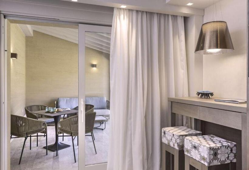 اتاق دلوکس با تخت کینگ و چشم‌انداز, 7pines Resort Sardinia   A Destination By Hyatt