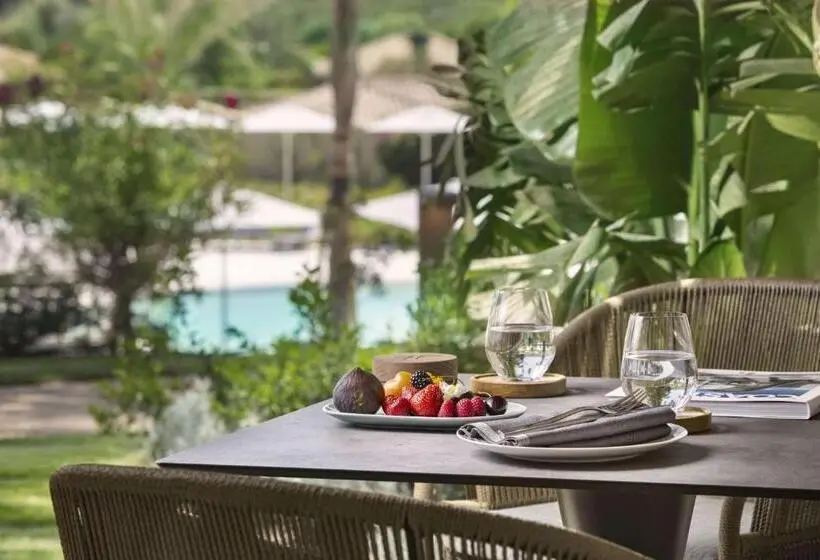 キングサイズベッドのスタンダードルーム, 7pines Resort Sardinia   A Destination By Hyatt