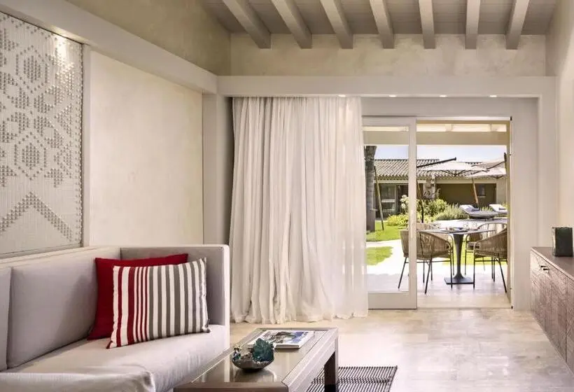 Suite with lake view, 7pines Resort Sardinia   A Destination By Hyatt
