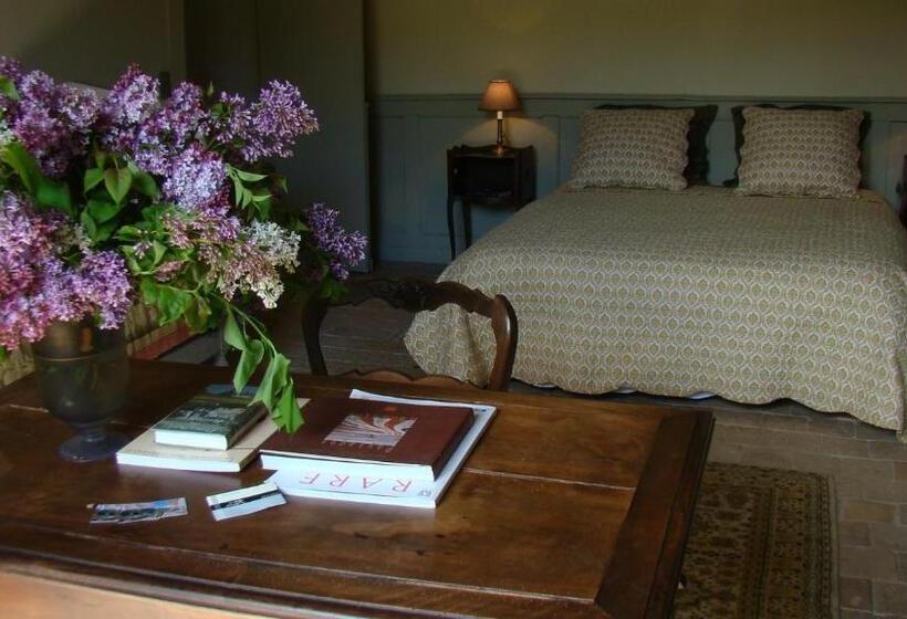 家庭套房, Château D Ozenay