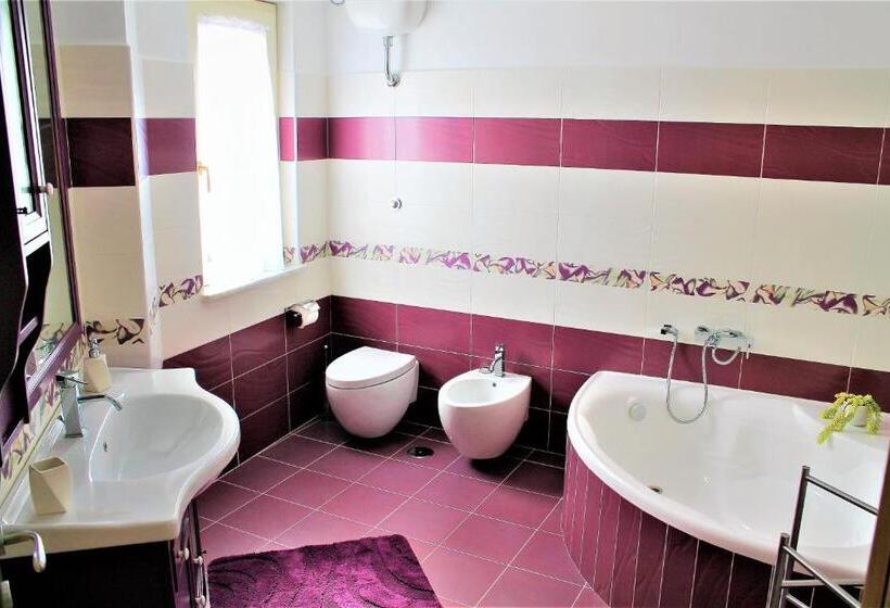 디럭스 룸, Mariposa