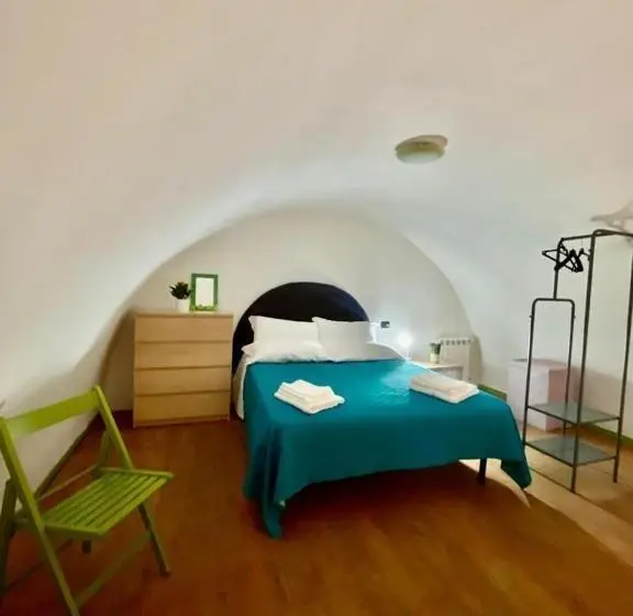 デラックスの４人部屋, Mariposa