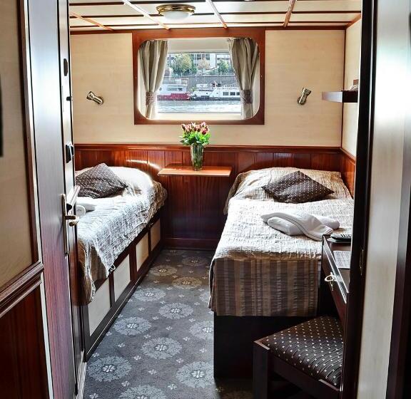 标准间, Florentina Boat