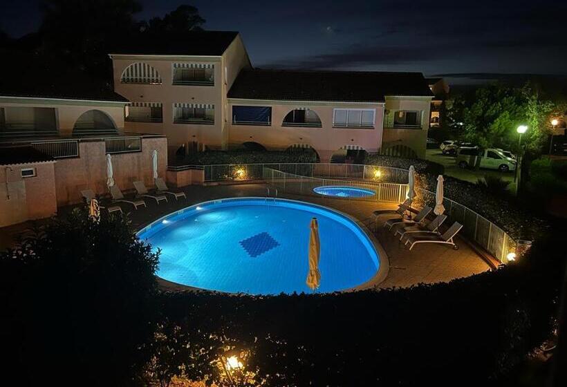 דירת חדר נוף לבריכה, Les Jardins De La Mer