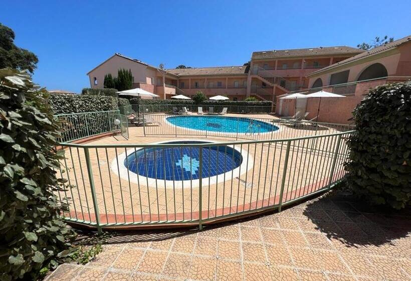 דירת חדר נוף לבריכה, Les Jardins De La Mer