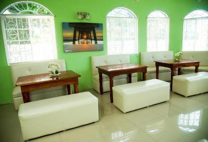 اتاق لوکس با تخت بزرگ, Dela De Rose Guest House Negril Jamaica