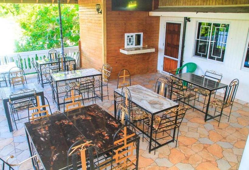 اتاق لوکس با تخت بزرگ, Dela De Rose Guest House Negril Jamaica