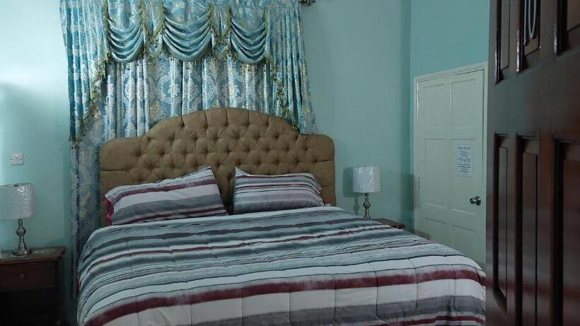 اتاق لوکس با تخت بزرگ, Dela De Rose Guest House Negril Jamaica