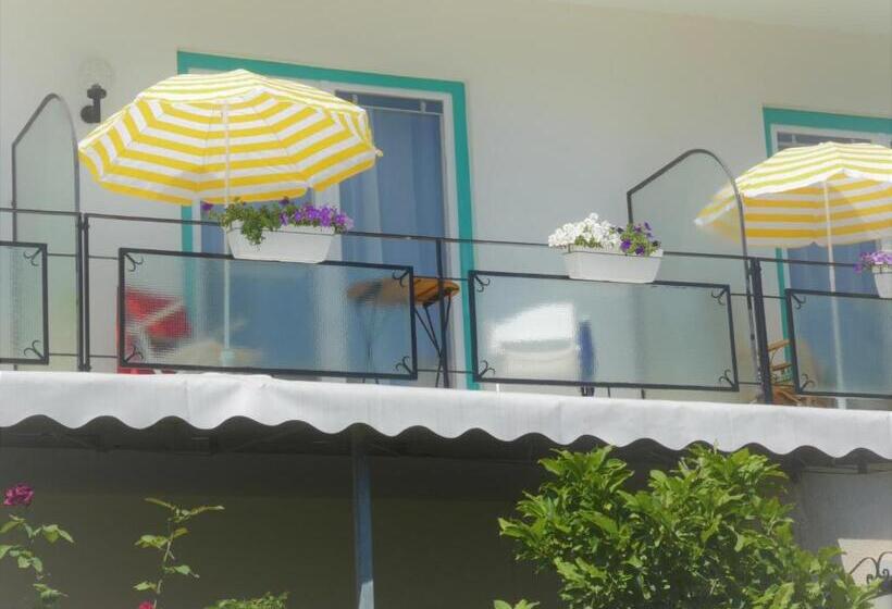 غرفة قياسية مزوَّدة بشُرفة, Villa Rauter