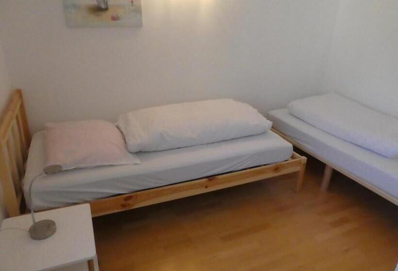 דירת שני חדרים, Villa Rauter