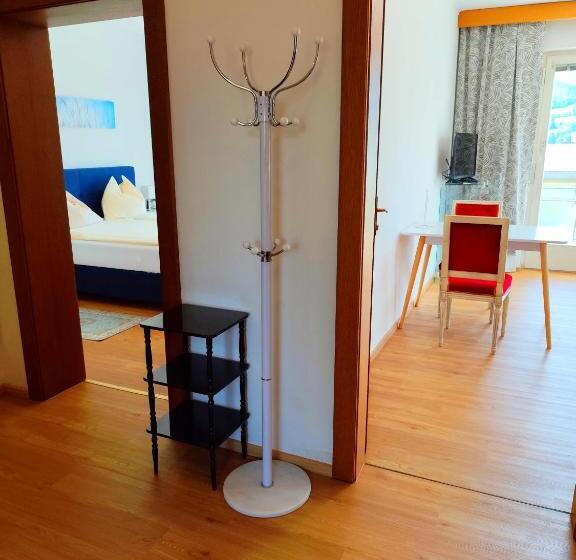 1 Bedroom Apartment Lake View, Villa Rauter