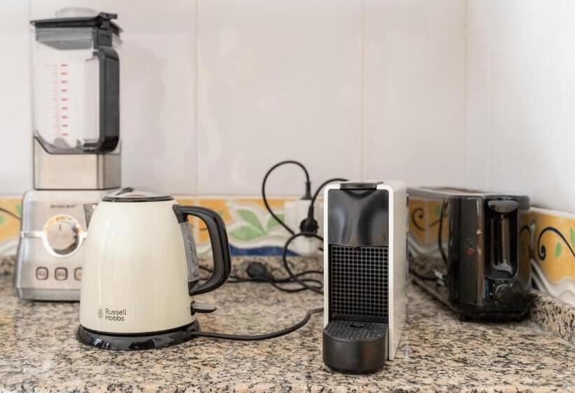 آپارتمان لوکس 1 خوابه, Your New Home In Lisbon   Ac And Fast Wi Fi