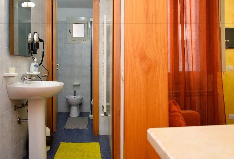 اتاق استاندارد سه نفره, B&b La Corte Lecce