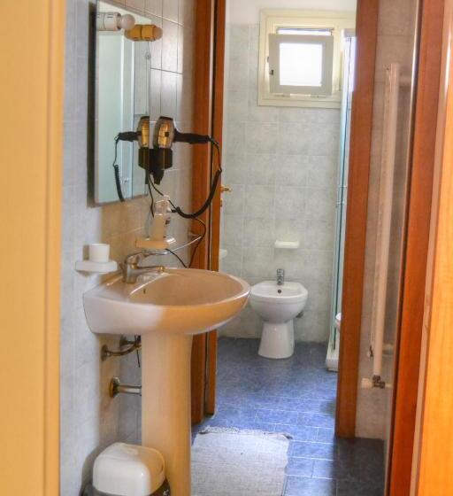 اتاق استاندارد سه نفره, B&b La Corte Lecce