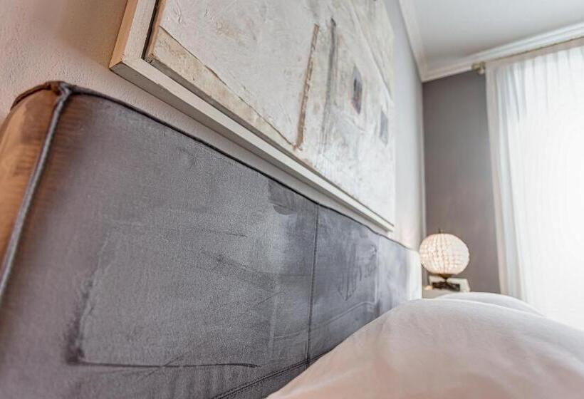 带阳台的高级房间, Casadodici Boutique