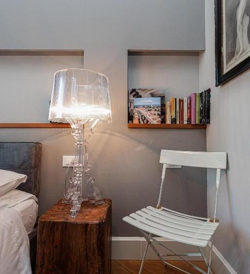 带阳台的高级房间, Casadodici Boutique