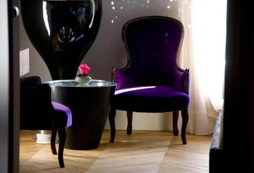 带阳台的高级房间, Casadodici Boutique