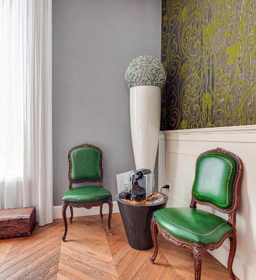 带阳台的高级房间, Casadodici Boutique