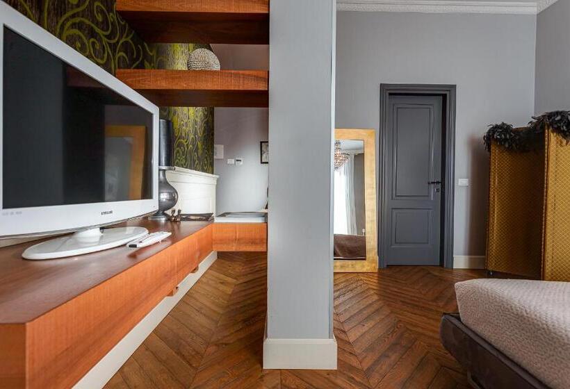 带阳台的高级房间, Casadodici Boutique