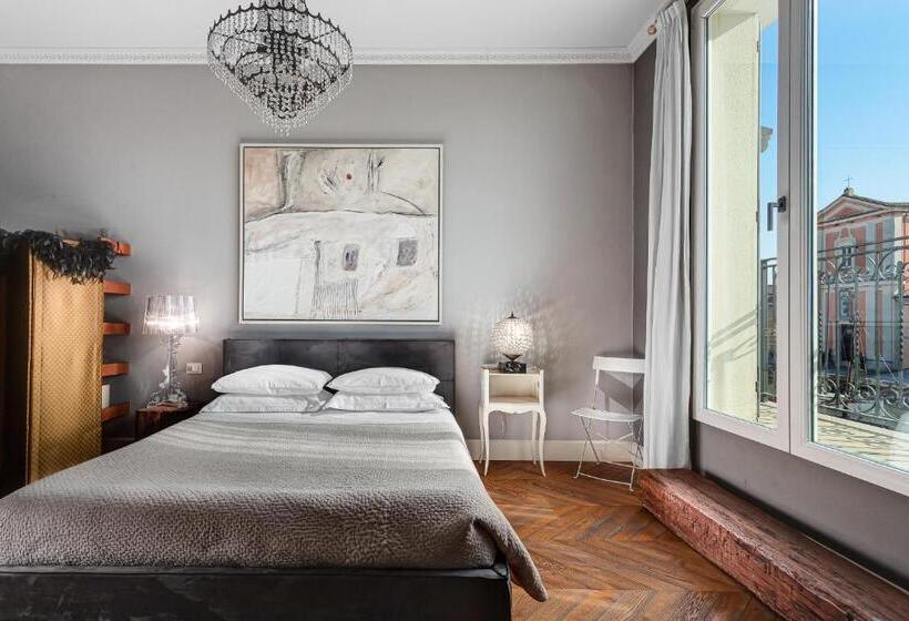 带阳台的高级房间, Casadodici Boutique