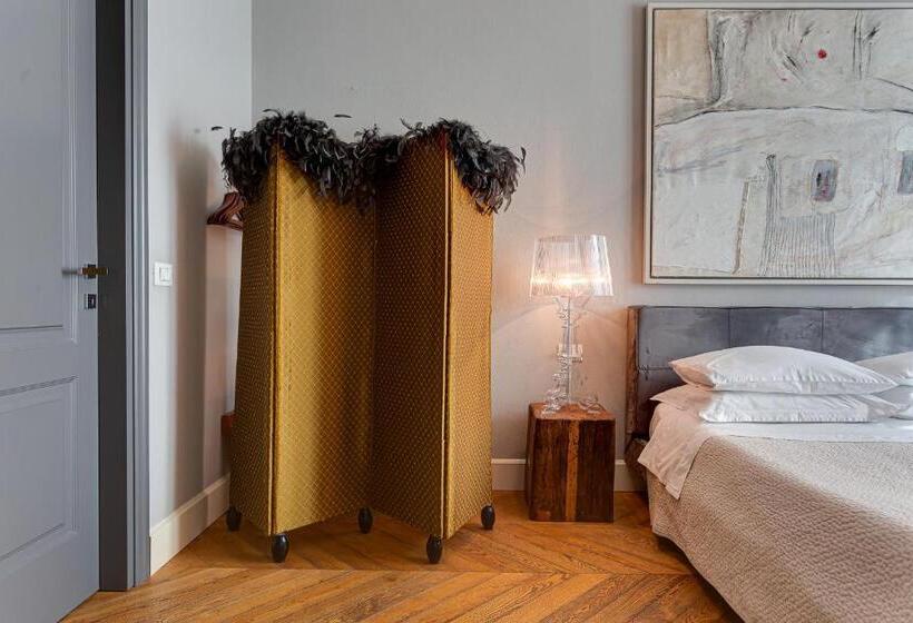 带阳台的高级房间, Casadodici Boutique