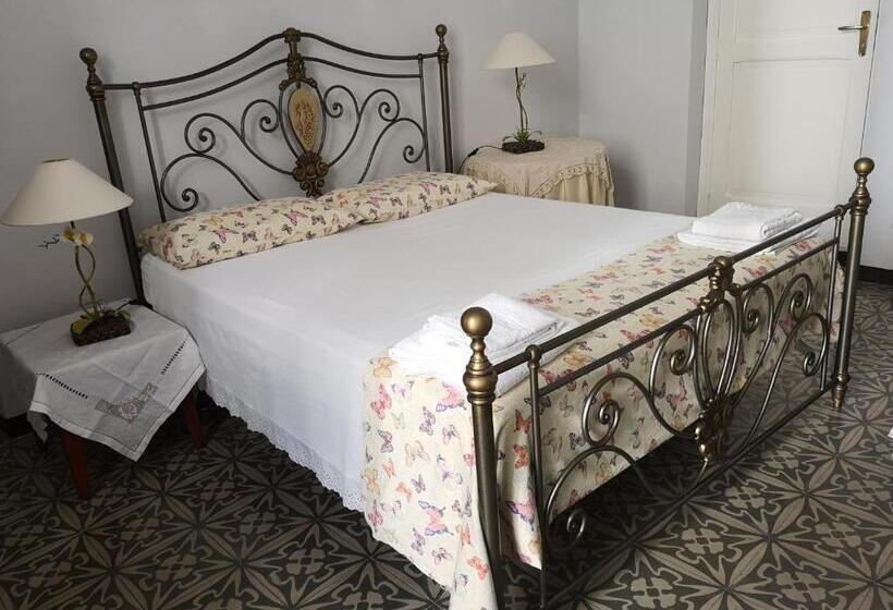 חדר סטנדרט לשלושה, B&b Palazzo Antonelli