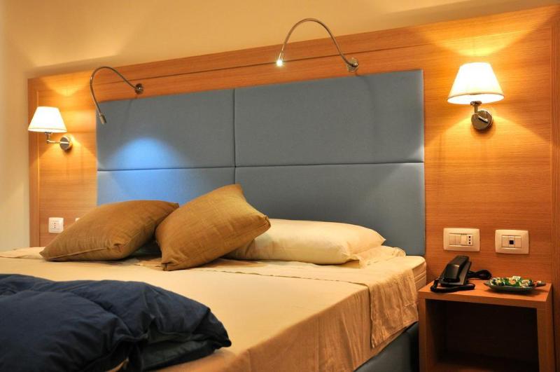 3-Bett-Standardzimmer, 325 Tor Vergata