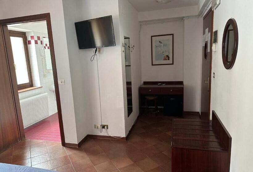 Трехместный Номер Комфорт, Alla Città Di Trieste