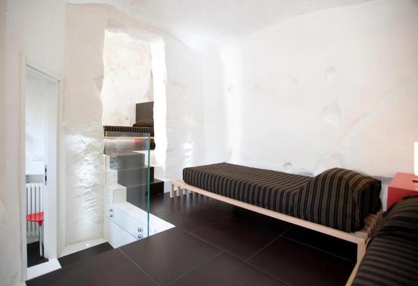 חדר סופריור לשלושה, Basiliani