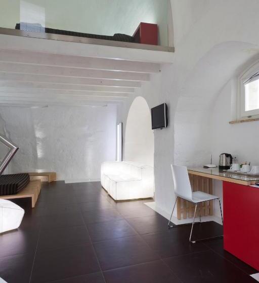 חדר סופריור לארבעה, Basiliani