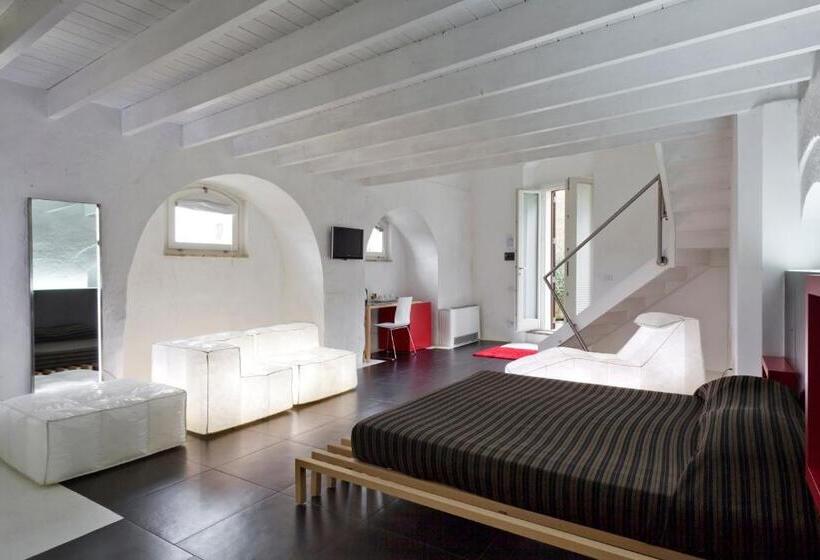 חדר סופריור לארבעה, Basiliani