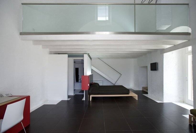 חדר סופריור לשלושה, Basiliani