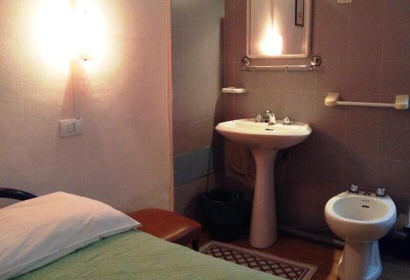 غرفة قياسية حمام مشترك, Bernheof