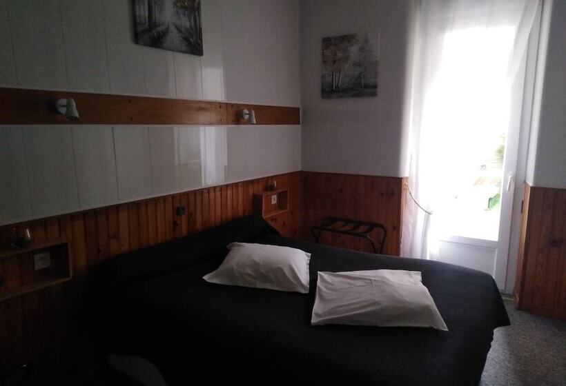 标准间, Chalet Saint Louis